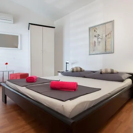 Villa Ctma229/ Holiday House With A Large Private Pool Makarska