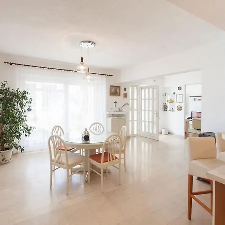 Ctma229/ Holiday House With A Large Private Pool Makarska