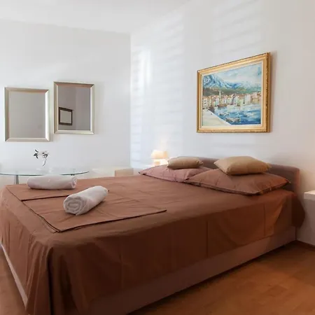 Villa Ctma229/ Holiday House With A Large Private Pool Makarska