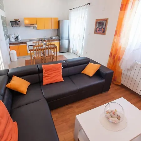 Ctma229/ Holiday House With A Large Private Pool Makarska