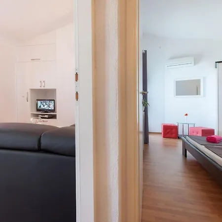 Ctma229/ Holiday House With A Large Private Pool Makarska